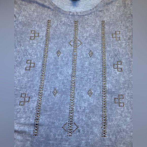 Mossimo Gold Detail Tee - Picture 2 of 7